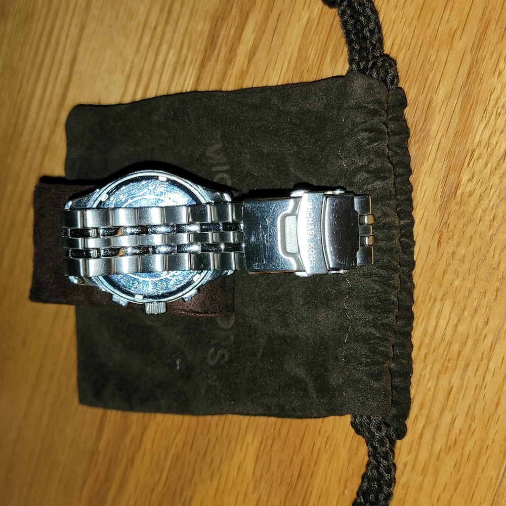 Watch - Picture 2 of 2